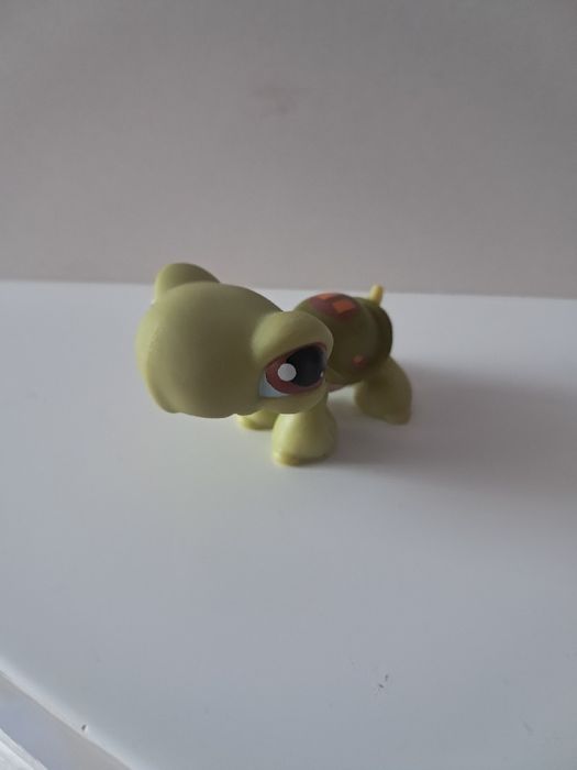 Littlest pet shop lps