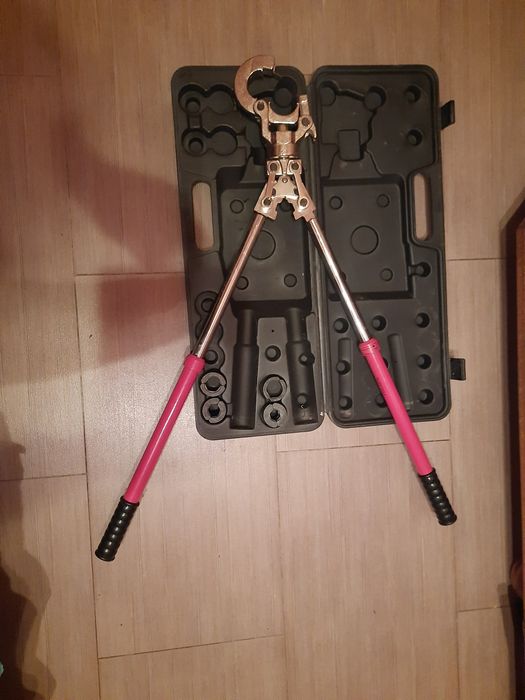 Zaciskarka do rur
