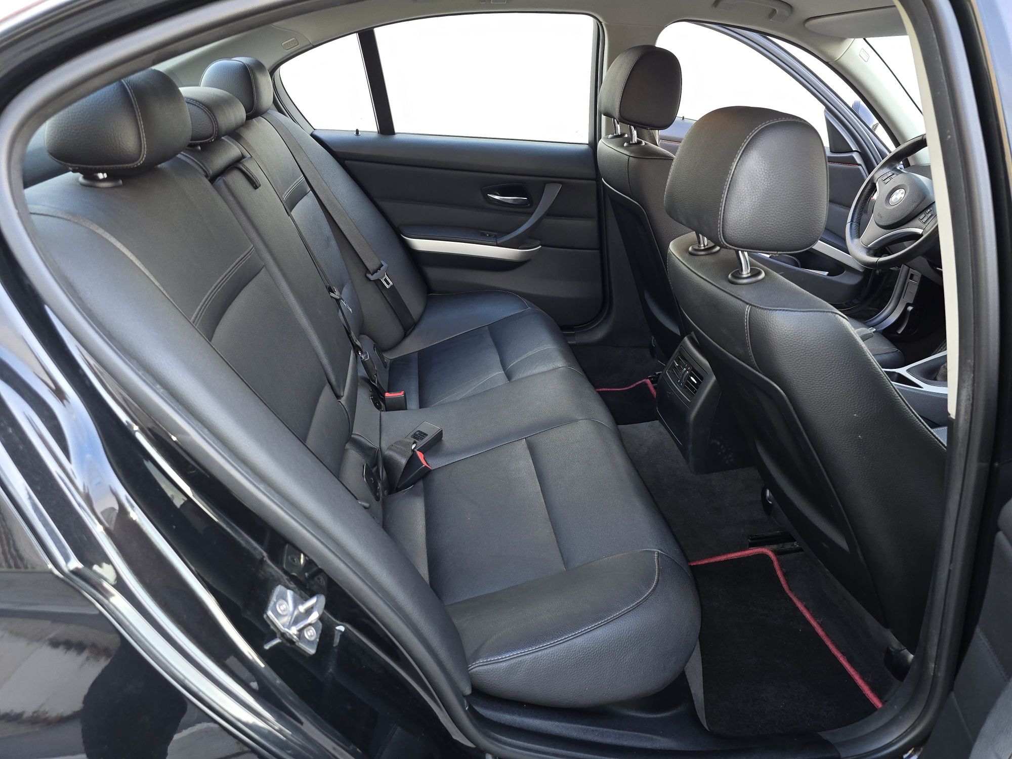 BMW 320d 184cv LCI — Nacional | Manual | Corrente trocada | Android |