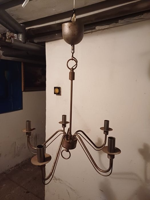 Stary żyrandol do renowacji