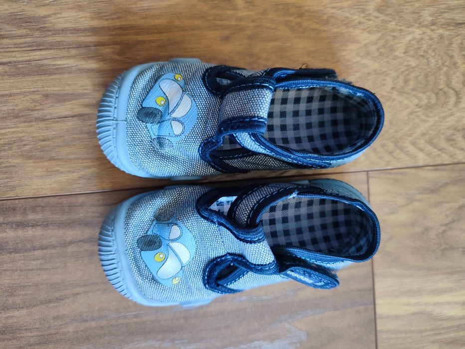 Kapcie chłopięce 23 ViGGaMi, używane