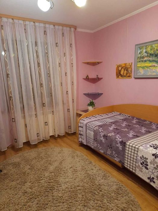 Здам кімнату дівчині або жінці.