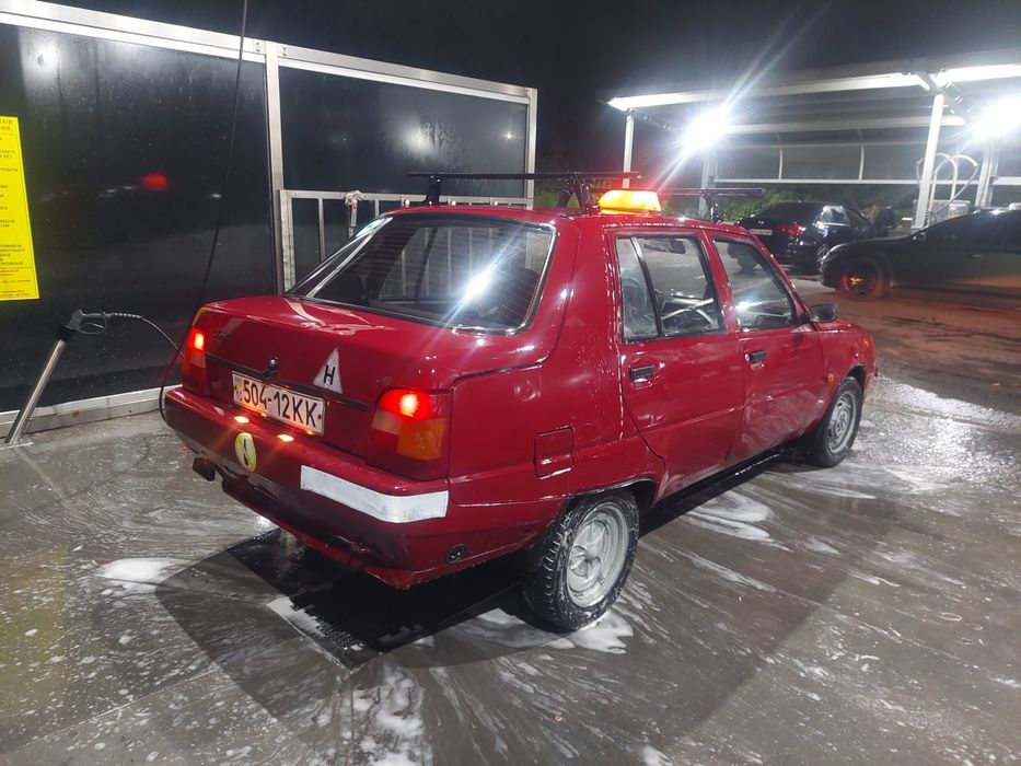 Заз  славута   на полно  ходу  по городу га 10