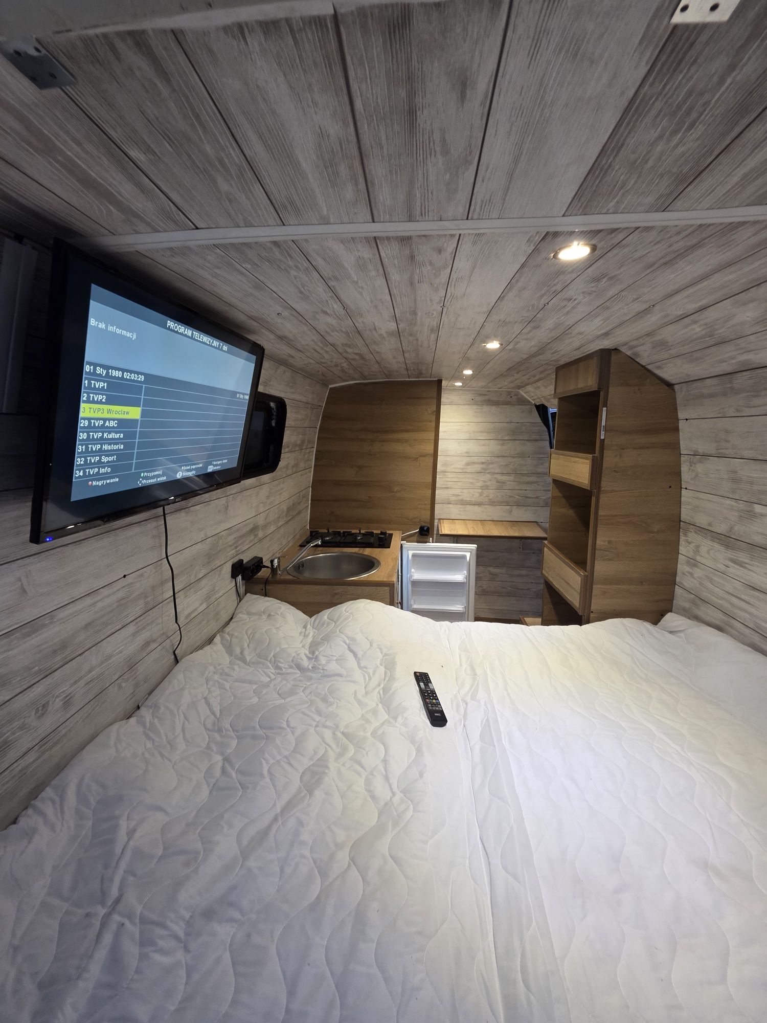 Kamper Całoroczny Renault Master WC prysznic ogrzewanie solar tv