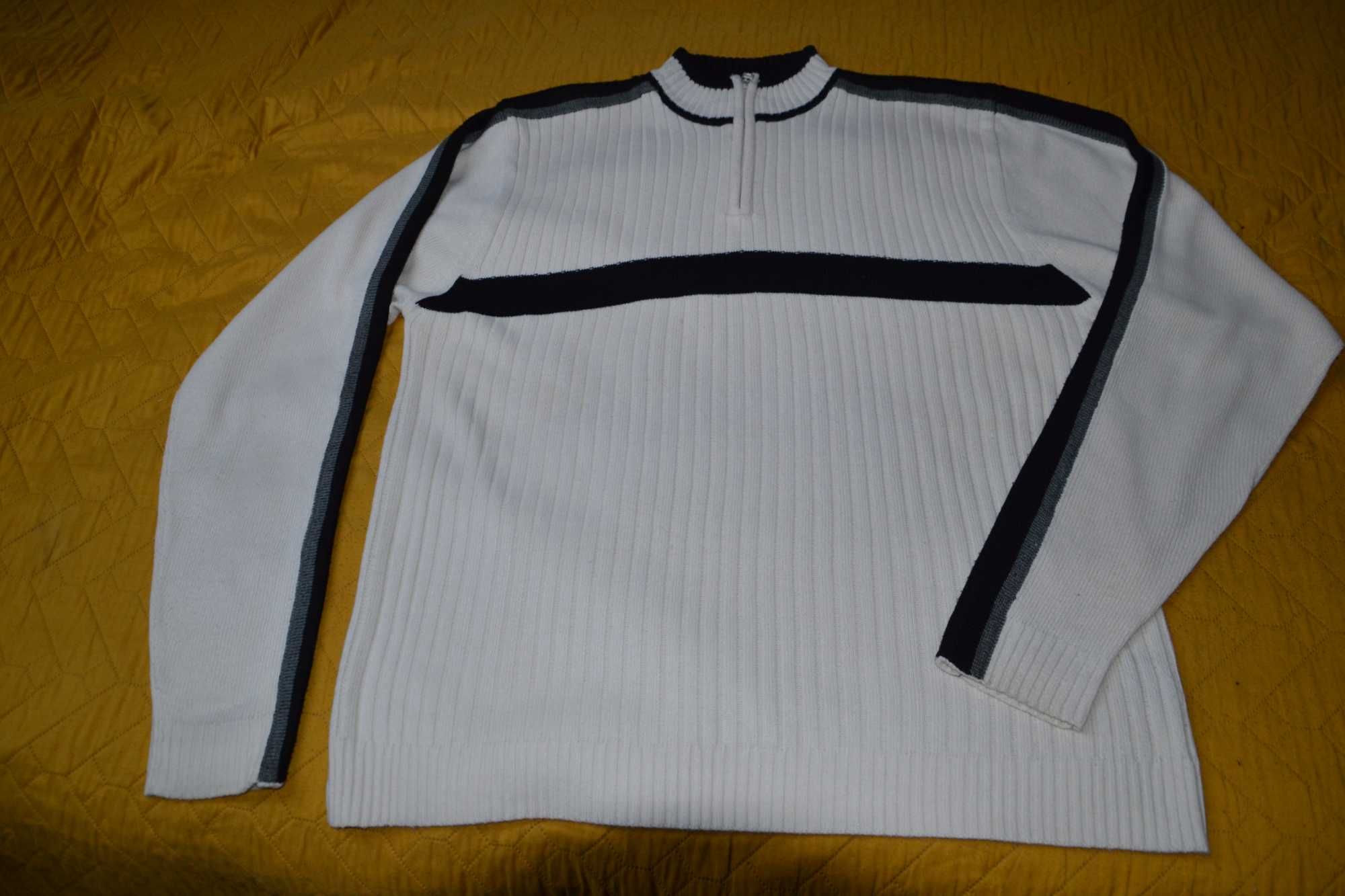 Sweter męski z czarnymi elementami