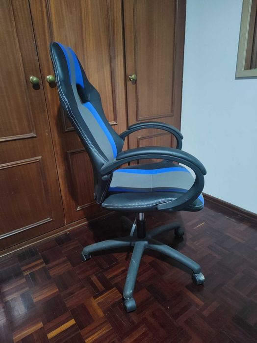Cadeira gamer azul