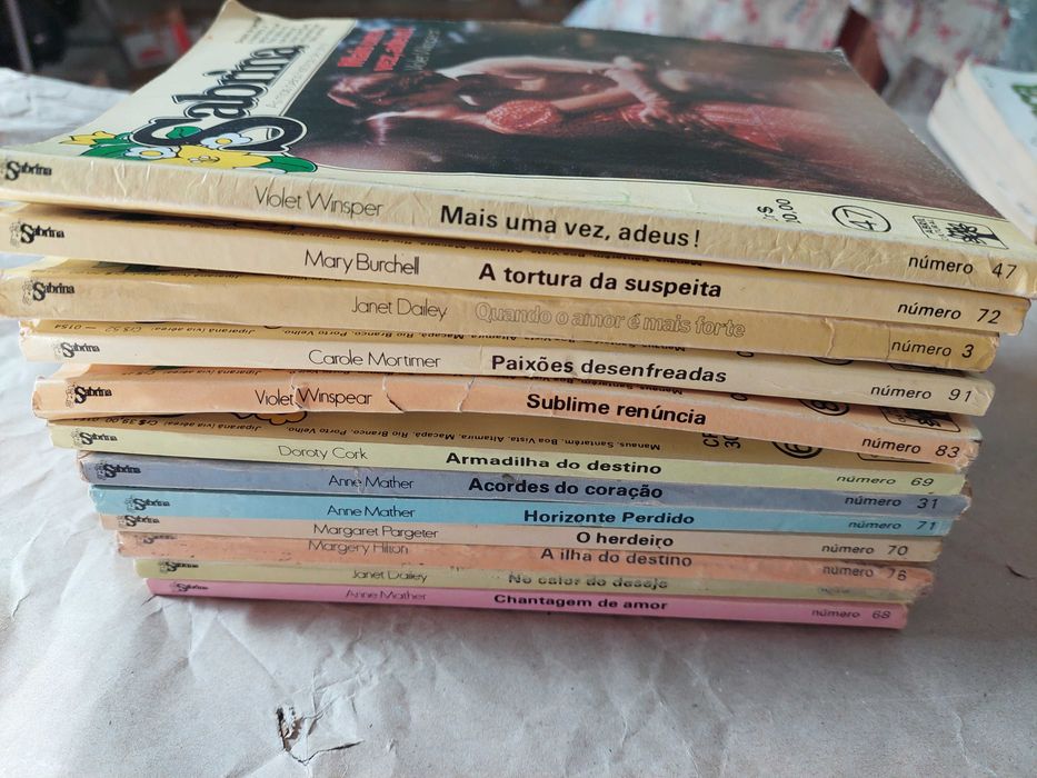 Livros Sabrina  Julia Bianca e outros - 32