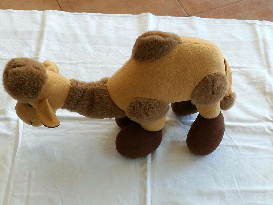 Peluches de qualidade - camelo e cão