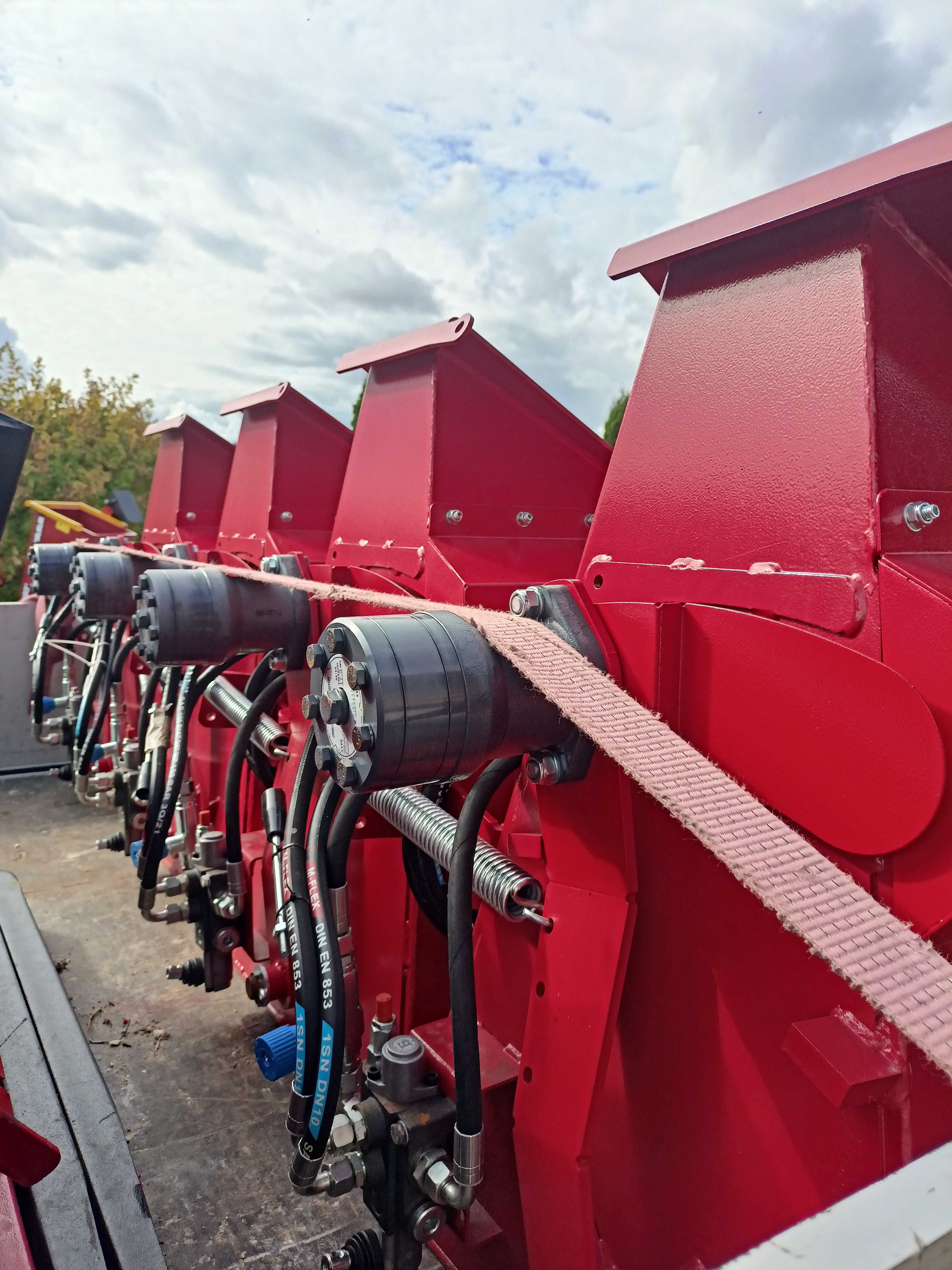 do rębaka tarczowego hydraulika kosz podajnik hydrauliczny DOWÓZ