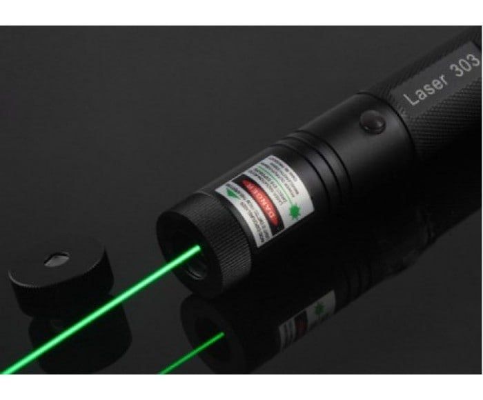 Лазерна указка Laser 303 green з насадкою

Ця потужна лазерна указка о