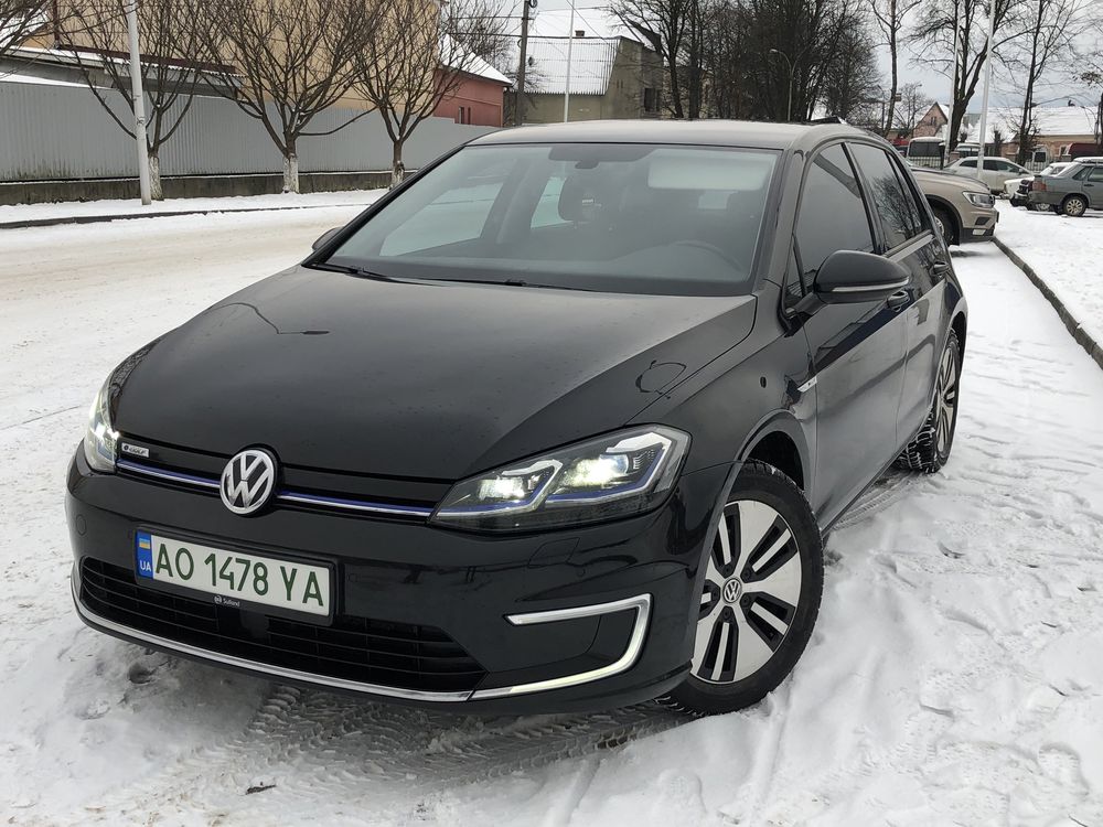 Продам Volkswagen E-golf 2018