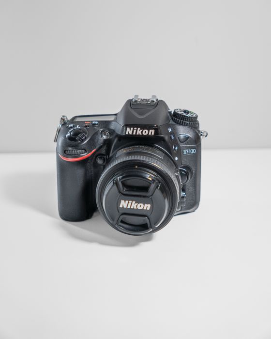 Nikon D7100 z 2 obietywami, 35mm 1.8 i 18-105mm 3.5-5.6