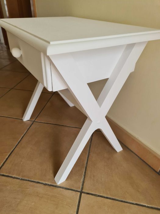 Mesa Cabeceira Apoio Móvel Mesinha Branca em Madeira - Wood Table