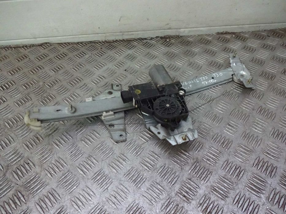 Toyota Avensis T22 97-00 podnośnik lewy przód przedni