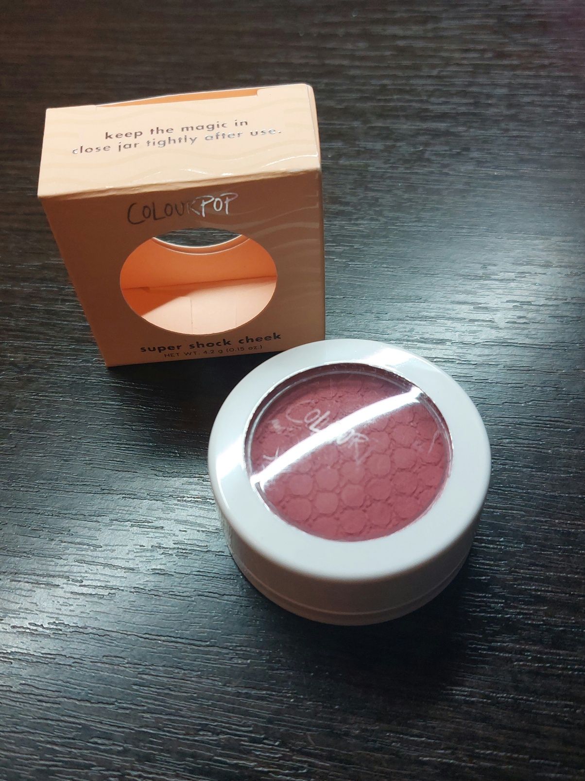 Colourpop - Super Shock Cheek Blush. Róż do policzków.
Kolor: Cruel In