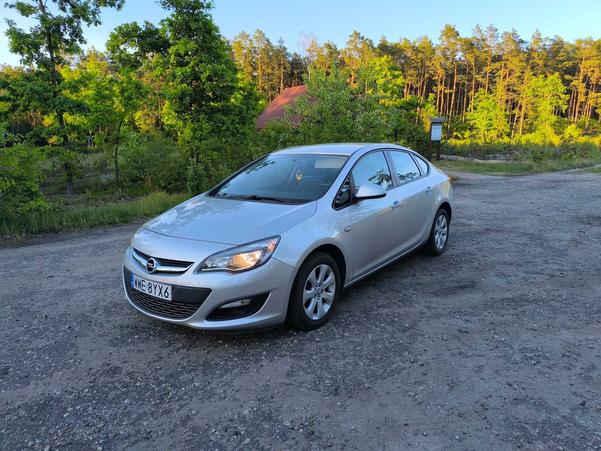 Opel Astra J 1.6 Benzyna + LPG 2016r