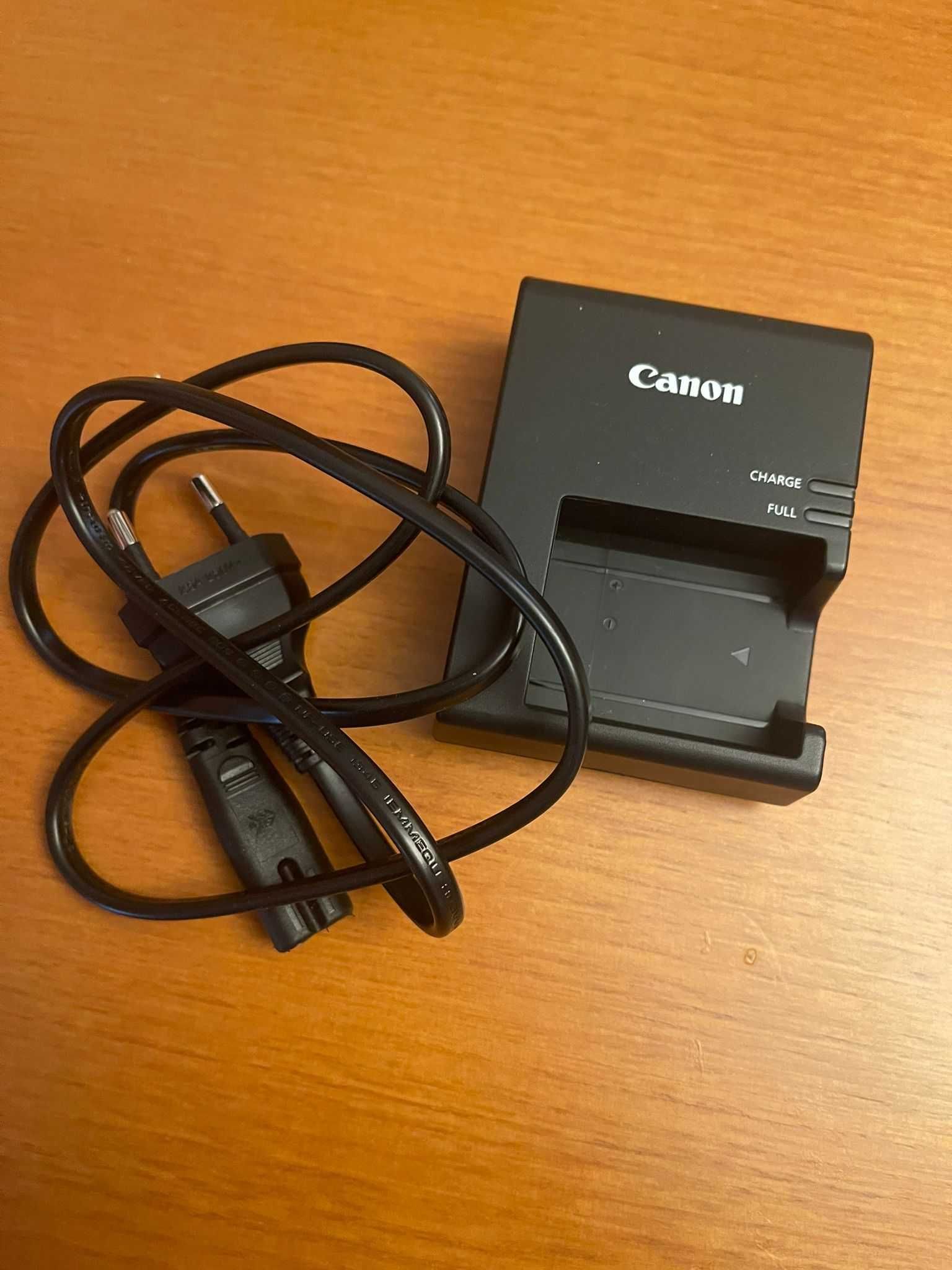 kit maquina fotográfica CANON EOS 2000D