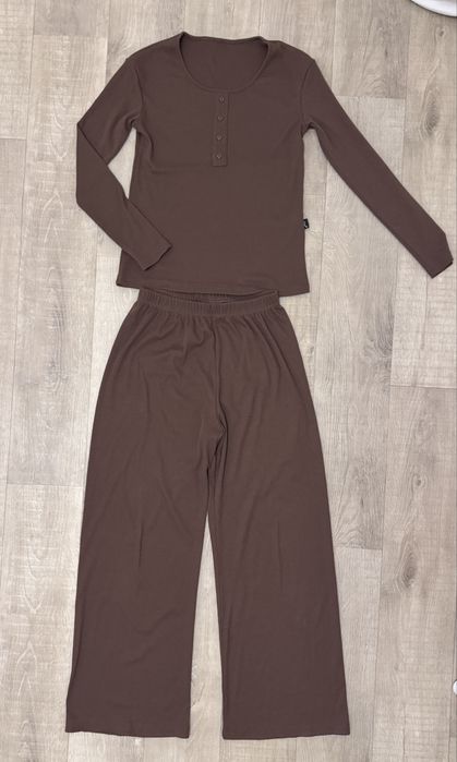 Домашній костюм, піжама