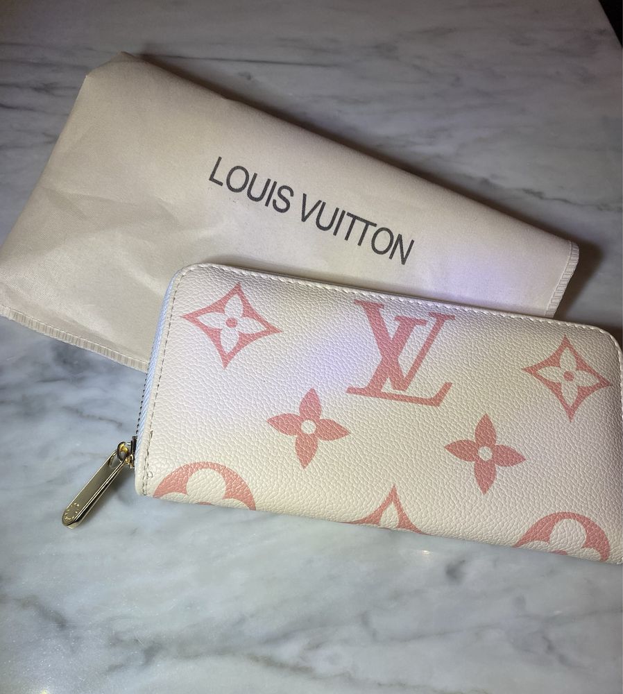 Portfel mieciutka skora  sliczny  louis vuitton