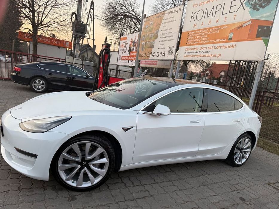 Tesla Model 3 Wersja Long Rang , dual motors , Napęd na cztery koła, premium pakiet.