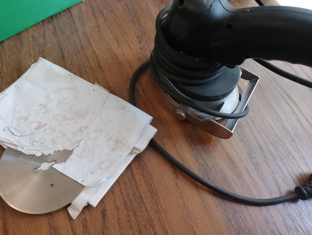 Nóż do kebaba z dodatkowym ostrzem