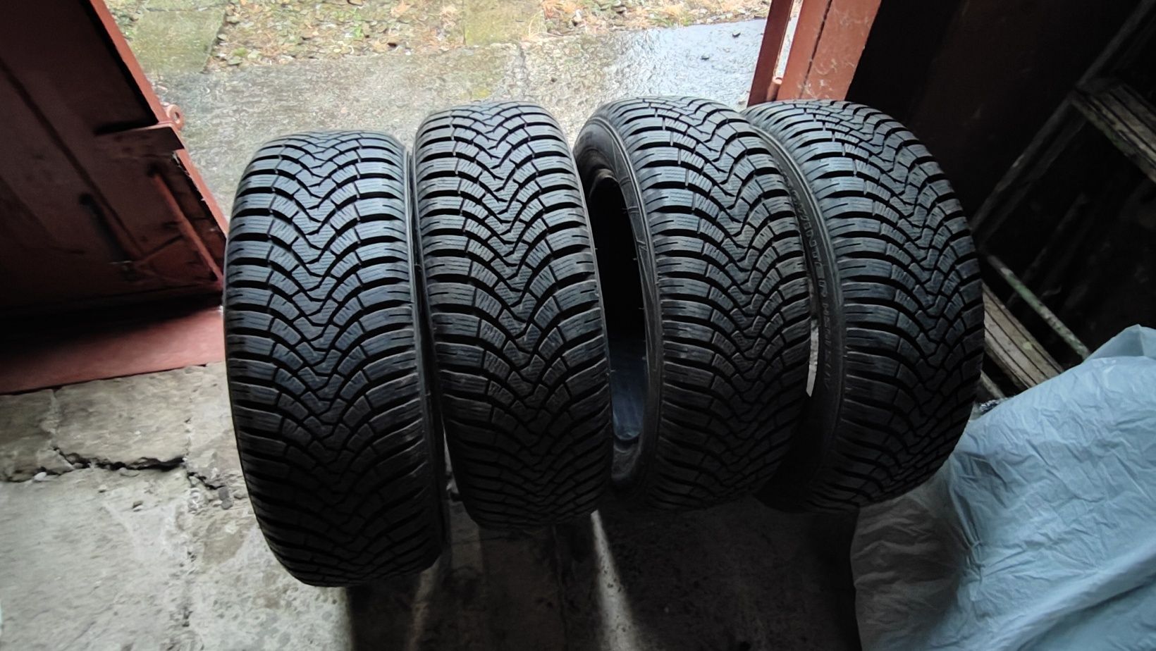 Зимові японські шини FALKEN Eurowinter HS01 SUV 215/60R17 100V