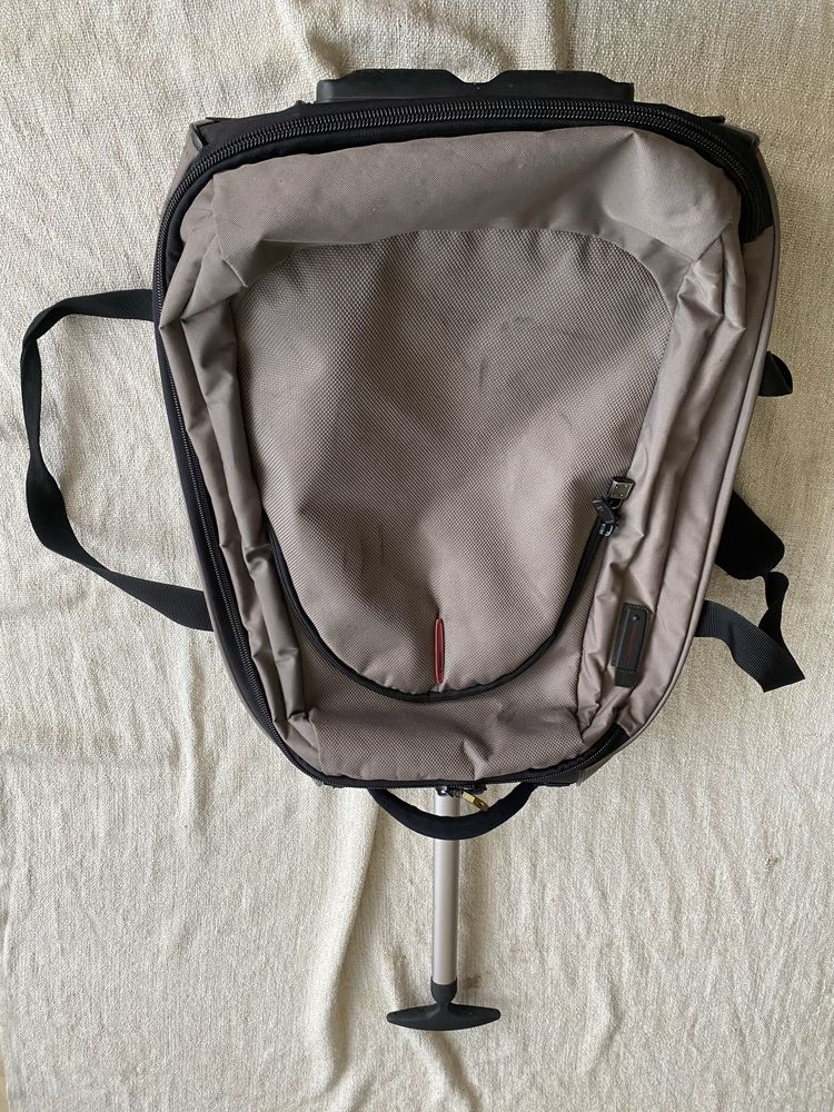 Сумка дорожная на колесах с выдвижной ручкой Samsonite