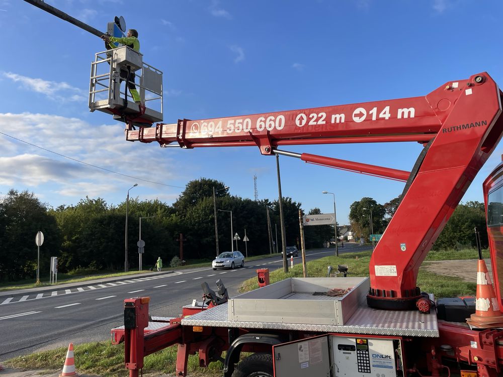 CAT 300.9D wynajem minikoparka wykop sam
