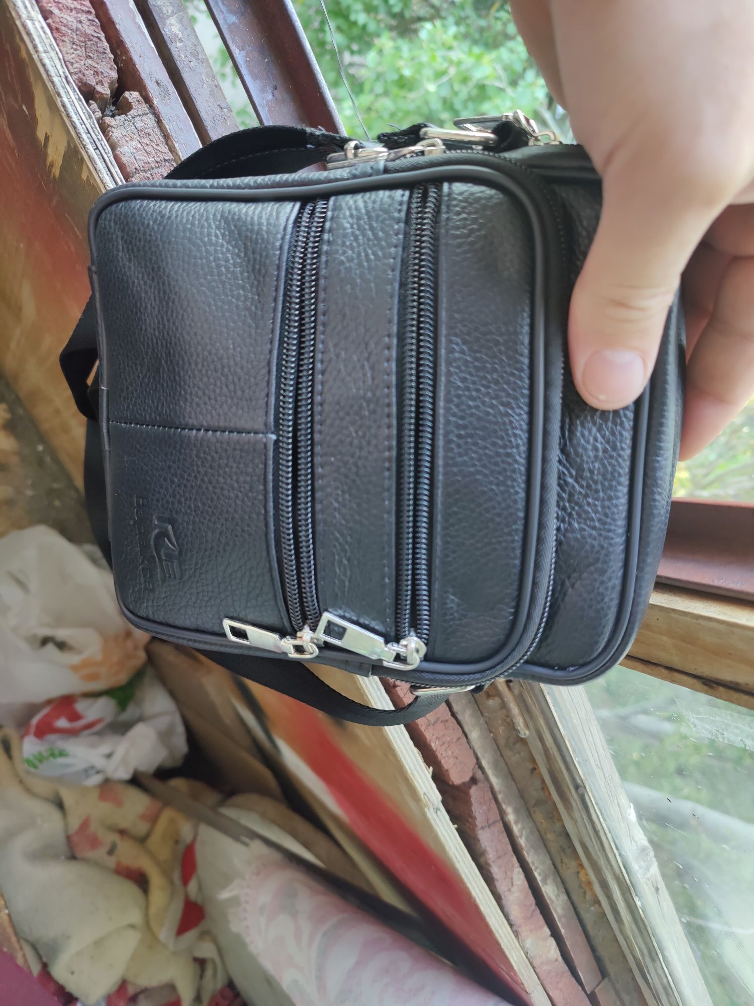 Продам сумку кожаную новую