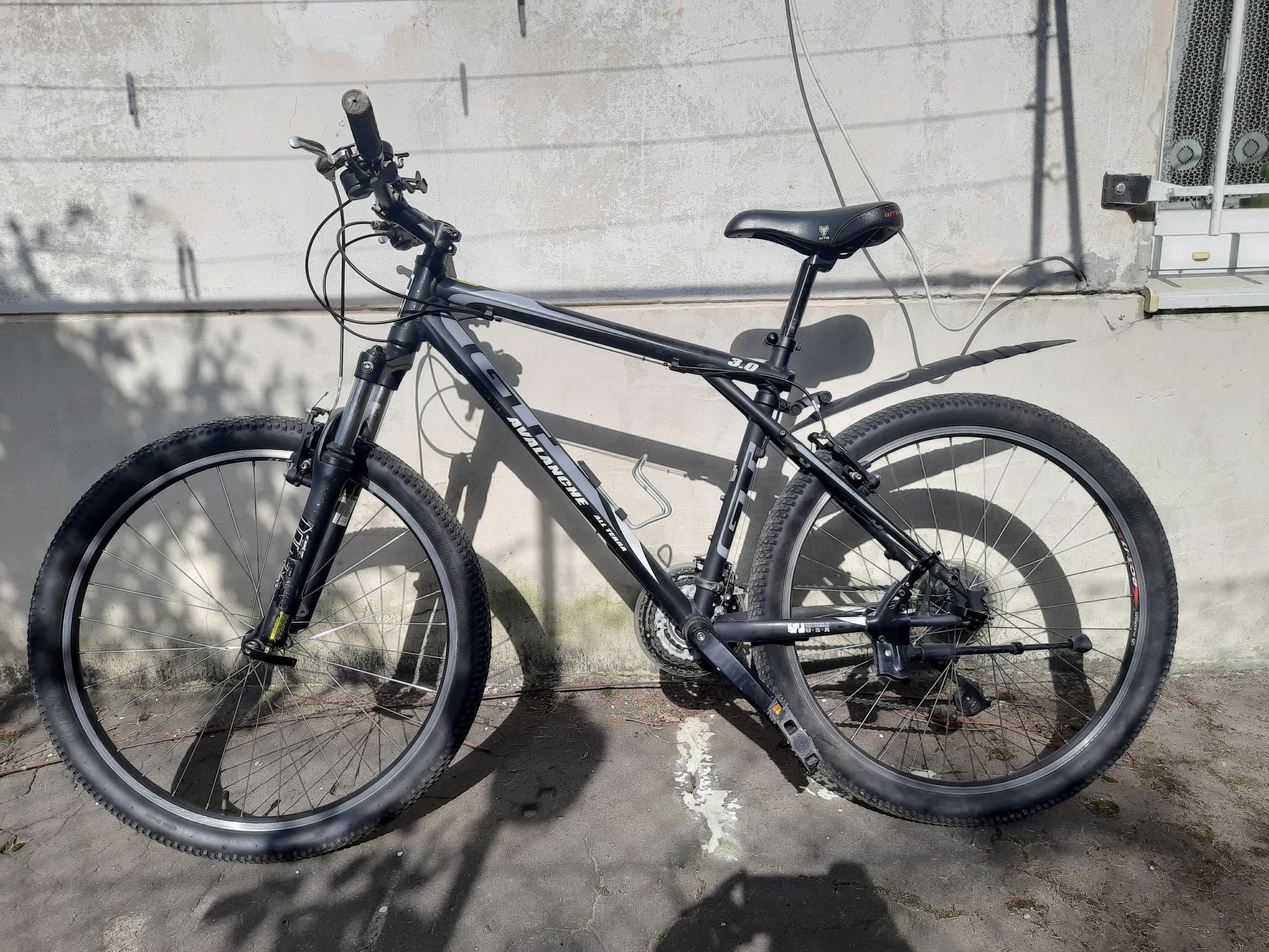 GT AVALANCHE 3.0 рама М 26" велосипед гірський ровер горний алюмінівий
