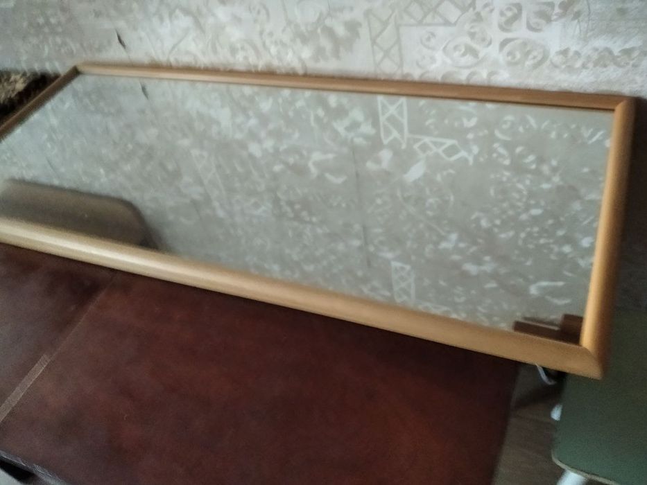 Продам зеркало в раме