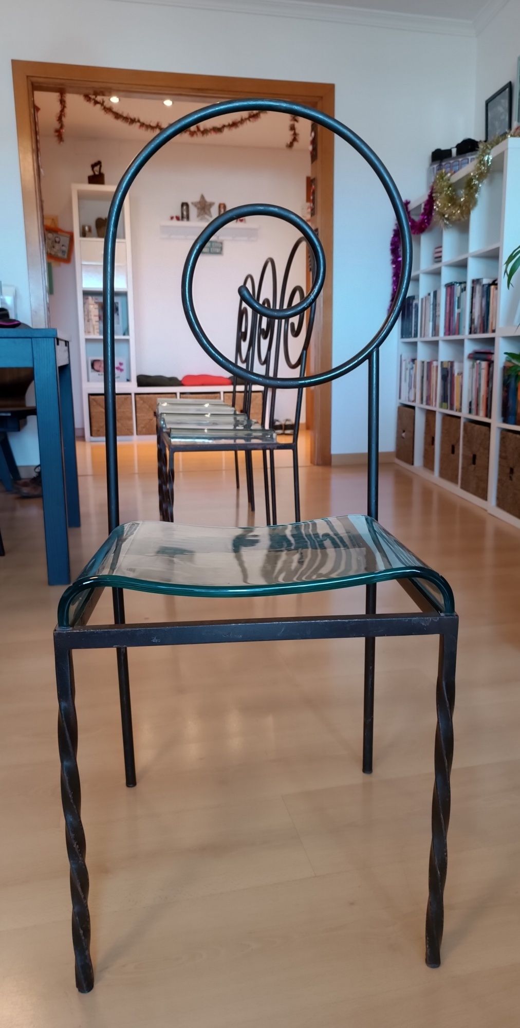 2 cadeiras vintage "Suspiral"de Luigi Serafini, Sawaya & Moroni
