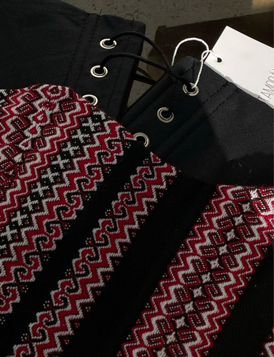 Вишитий корсет. Подовжений. На завʼязках.