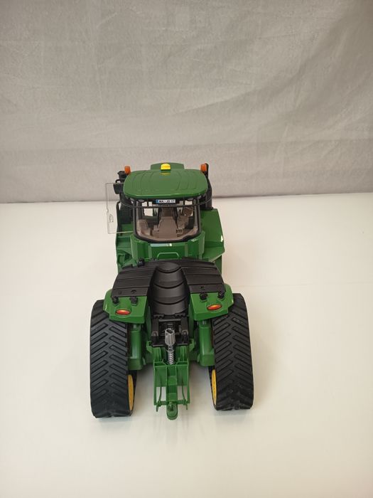 Bruder ciągnik John Deere