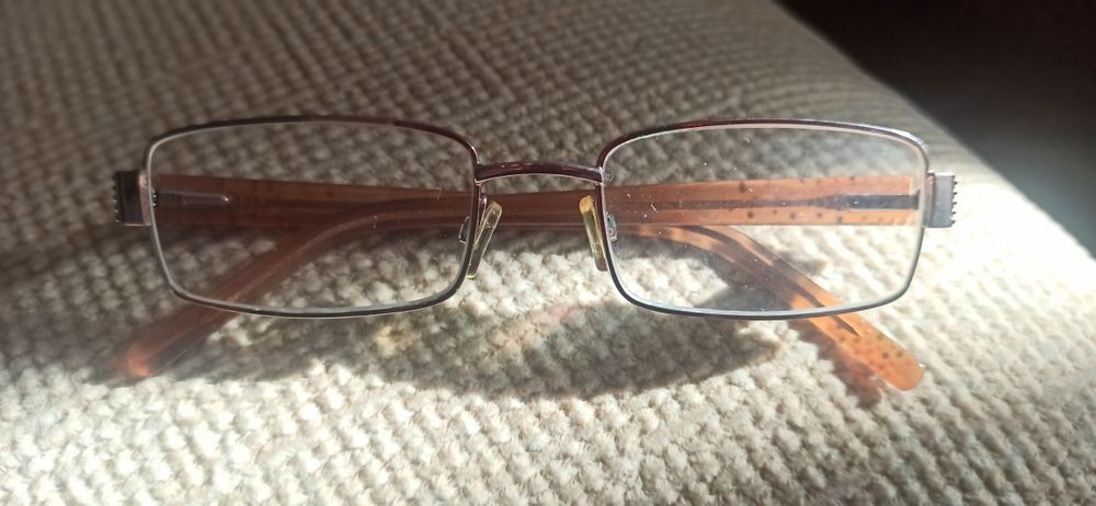 Продам оправу  с чехлом