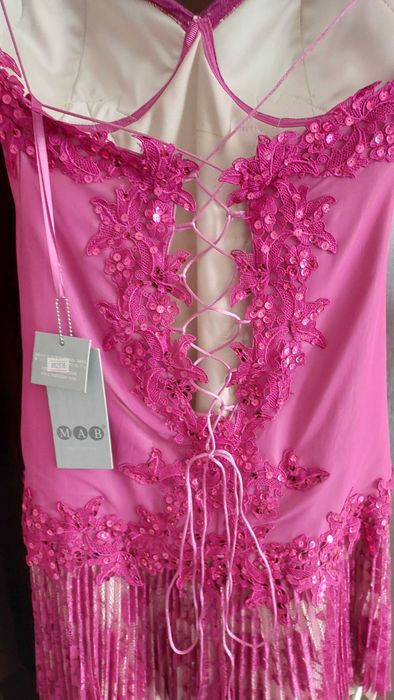 Продам нарядное новое платье