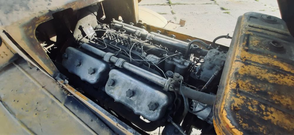 Кіровець К-701 + плуг 7 корпусів