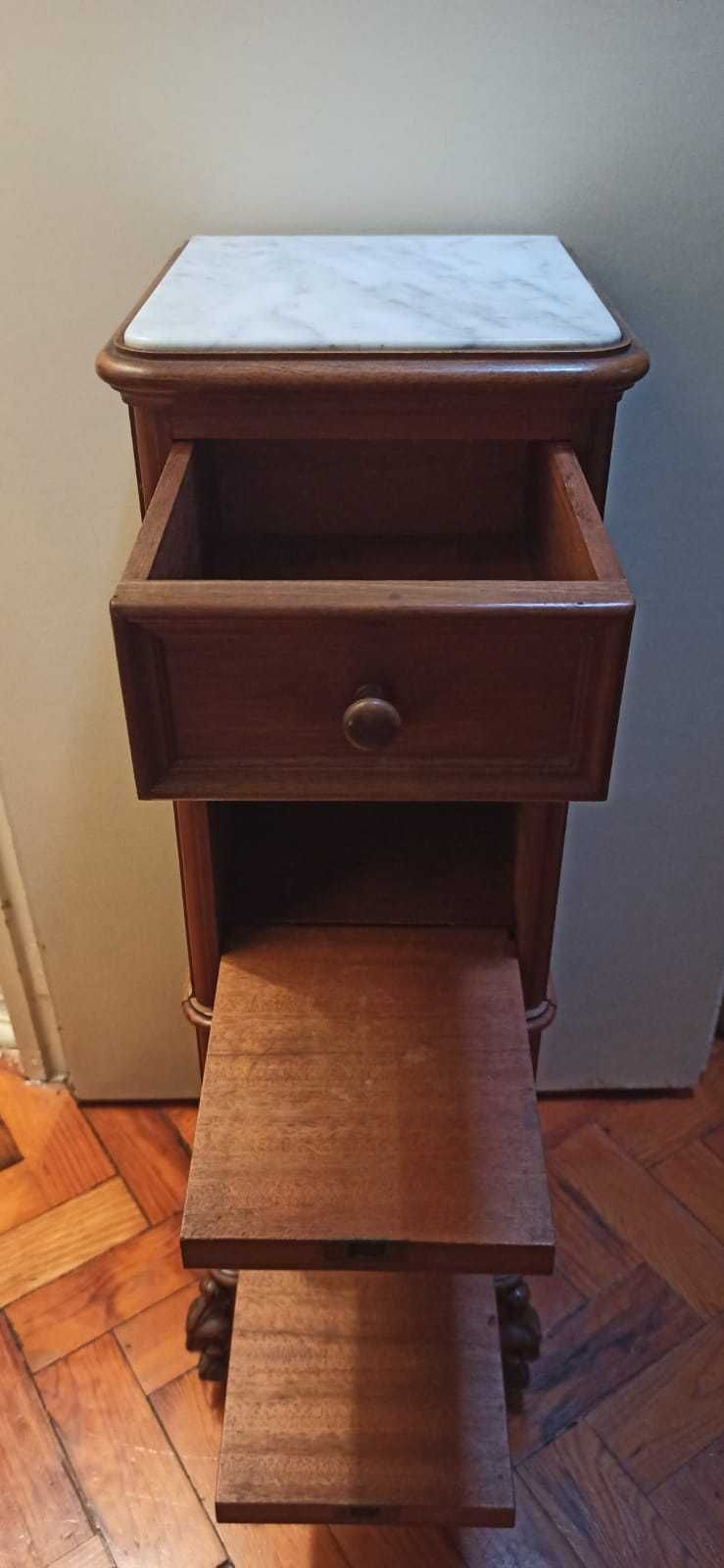 Mesa de canto antiga