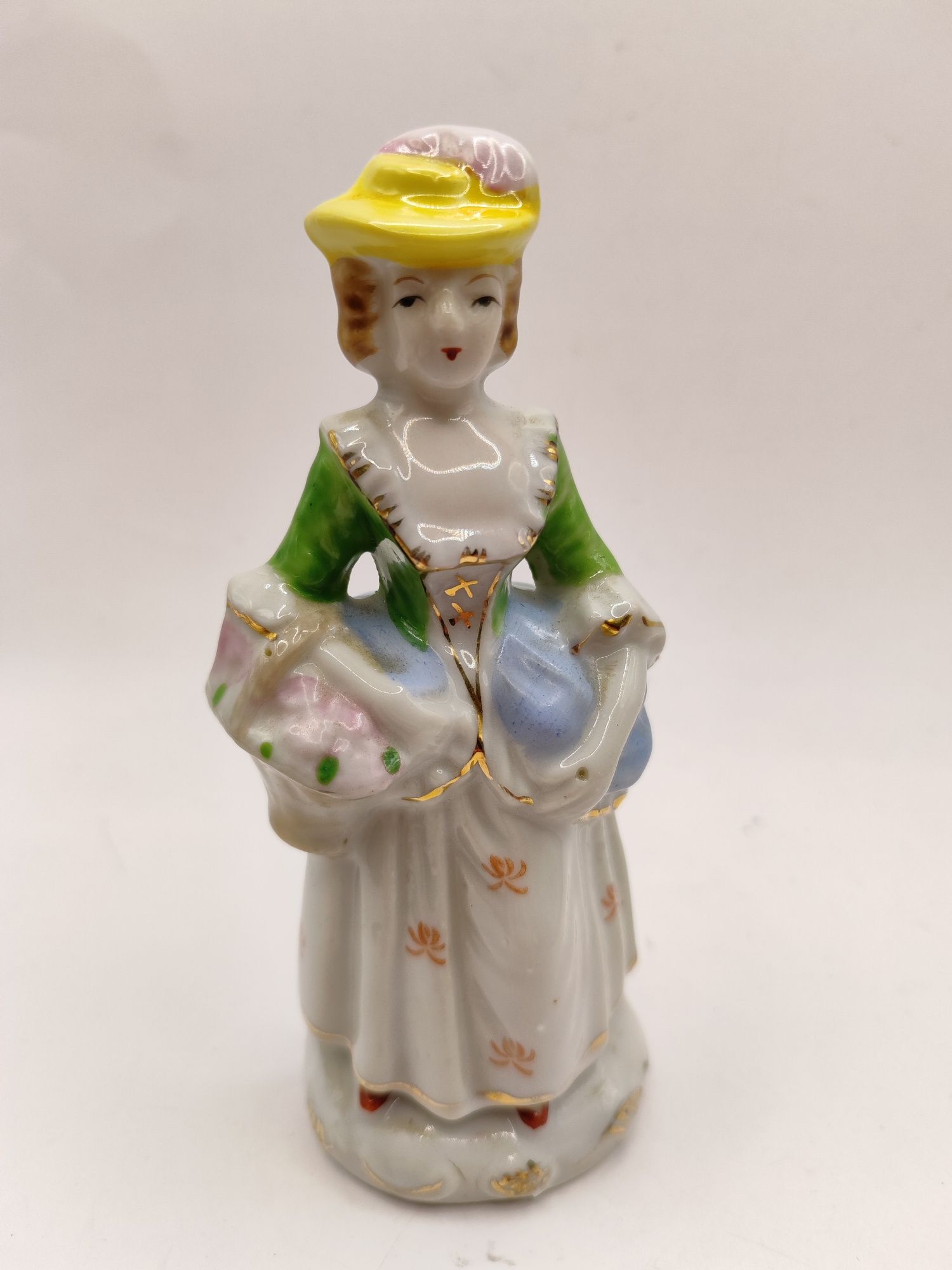 Porcelanowa figurka dama z koszem kwiatów kobieta