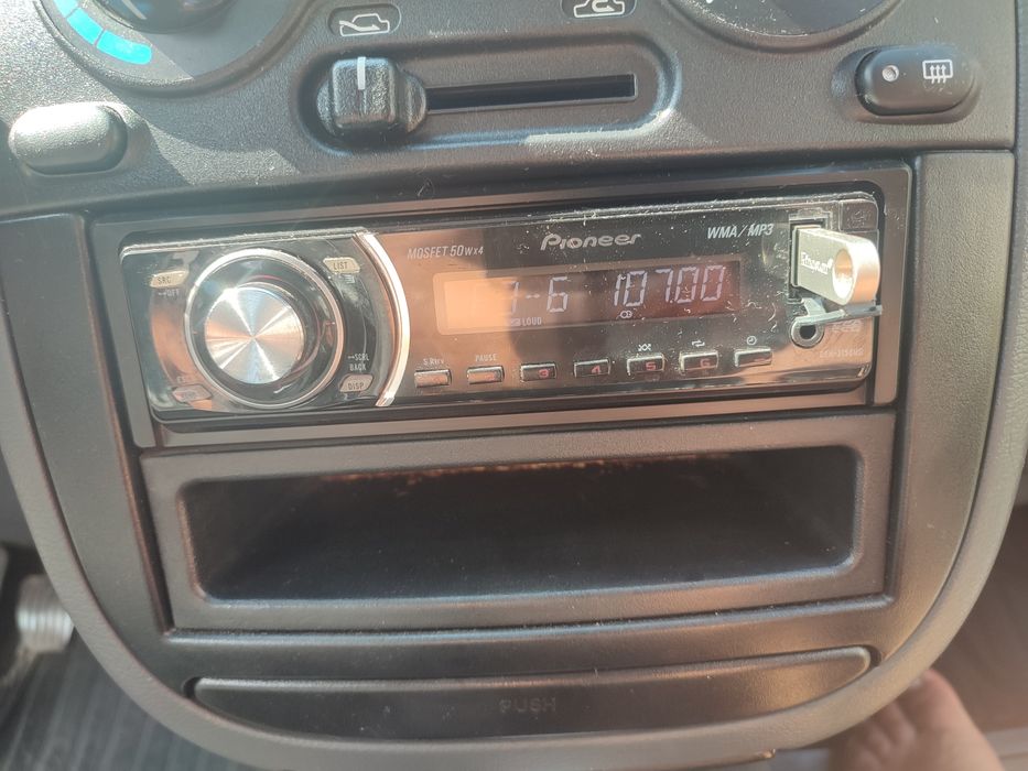 Автомагнитола Пионер юсби мр пульт отличном состоянии