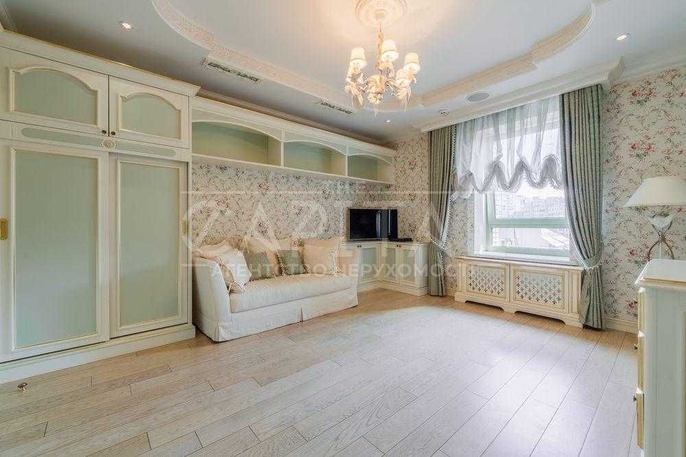 Здається в оренду розкішна 6-кімнатна квартира центр вул. Назарівська