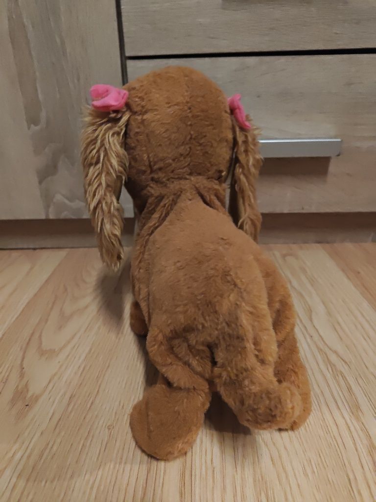 Interaktywny piesek Lucy