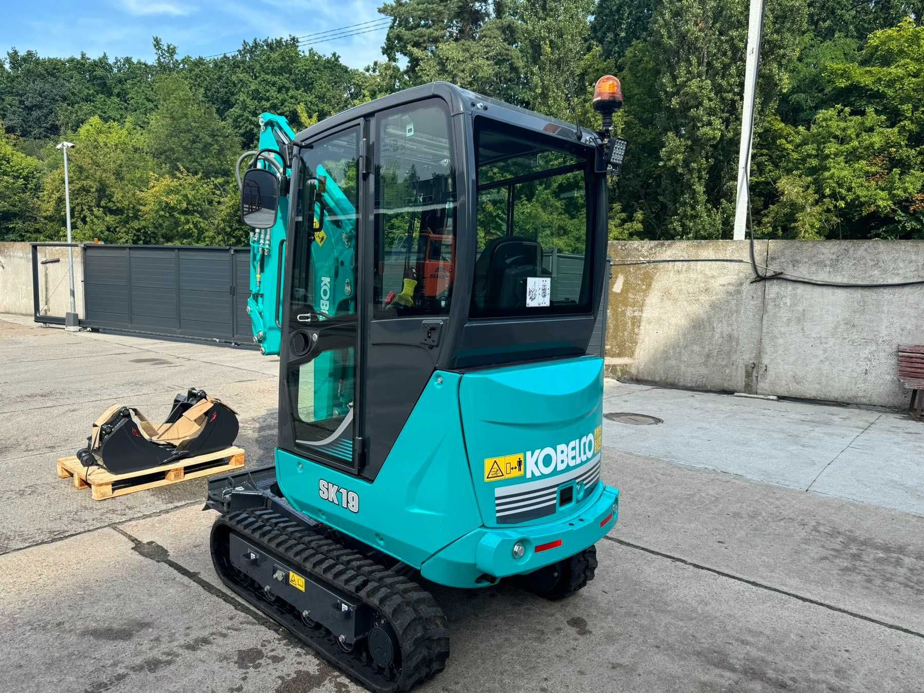 Новий міні екскаватор KOBELCO SK19 2 тони Японія JCB CAT KUBOTA