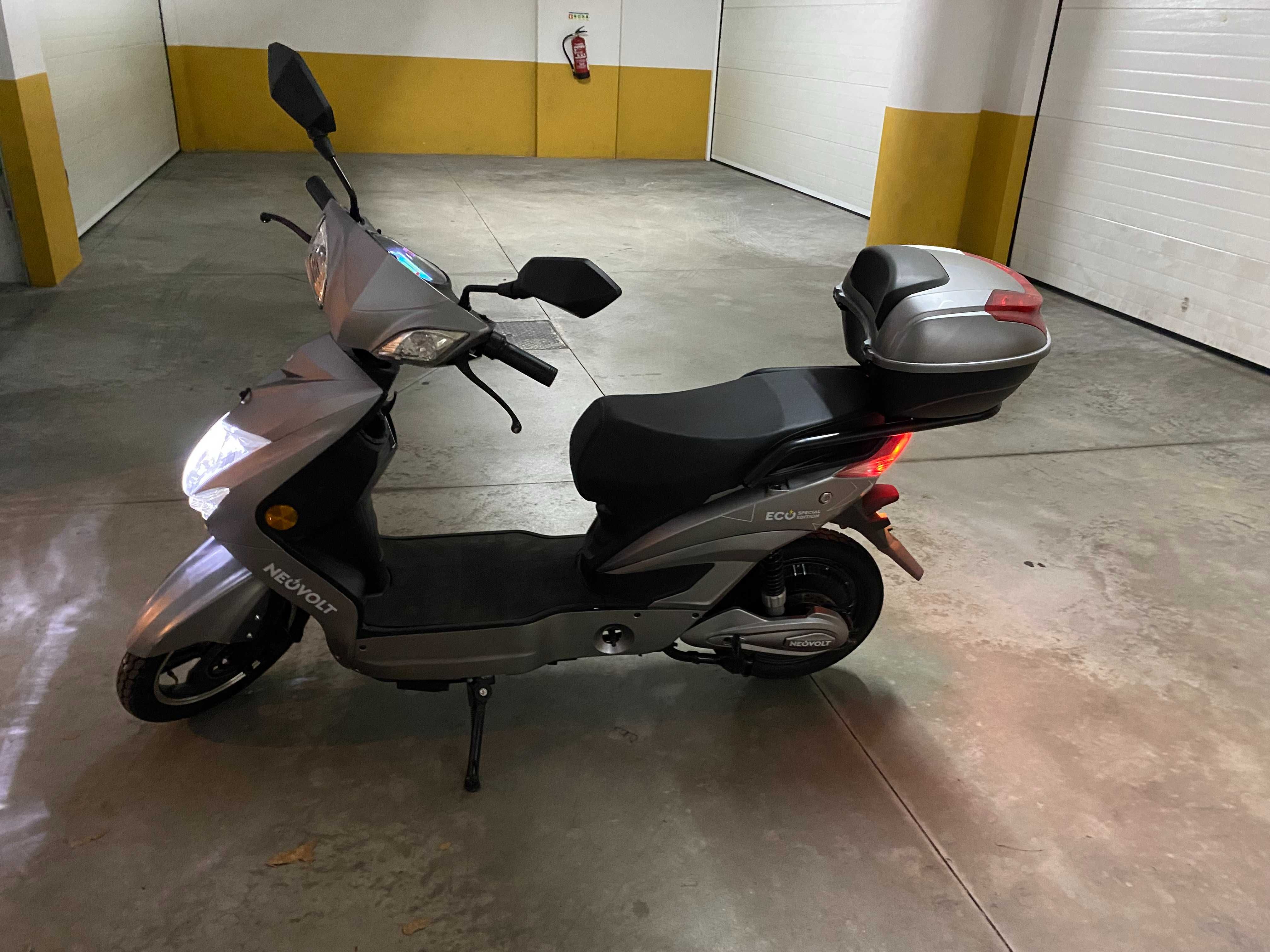Scooter elétrica Neovolt