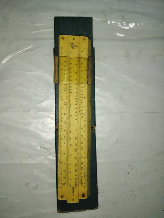 Régua de cálculo de Engenharia. Muito bom estado. Vintage