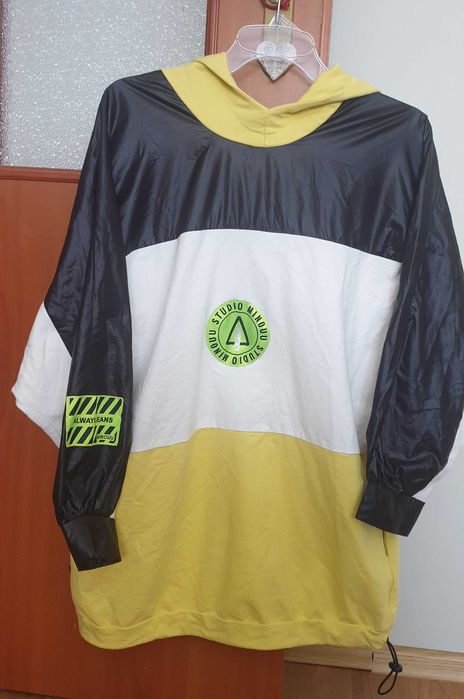 Bluza duża polska i naszywkami minouu