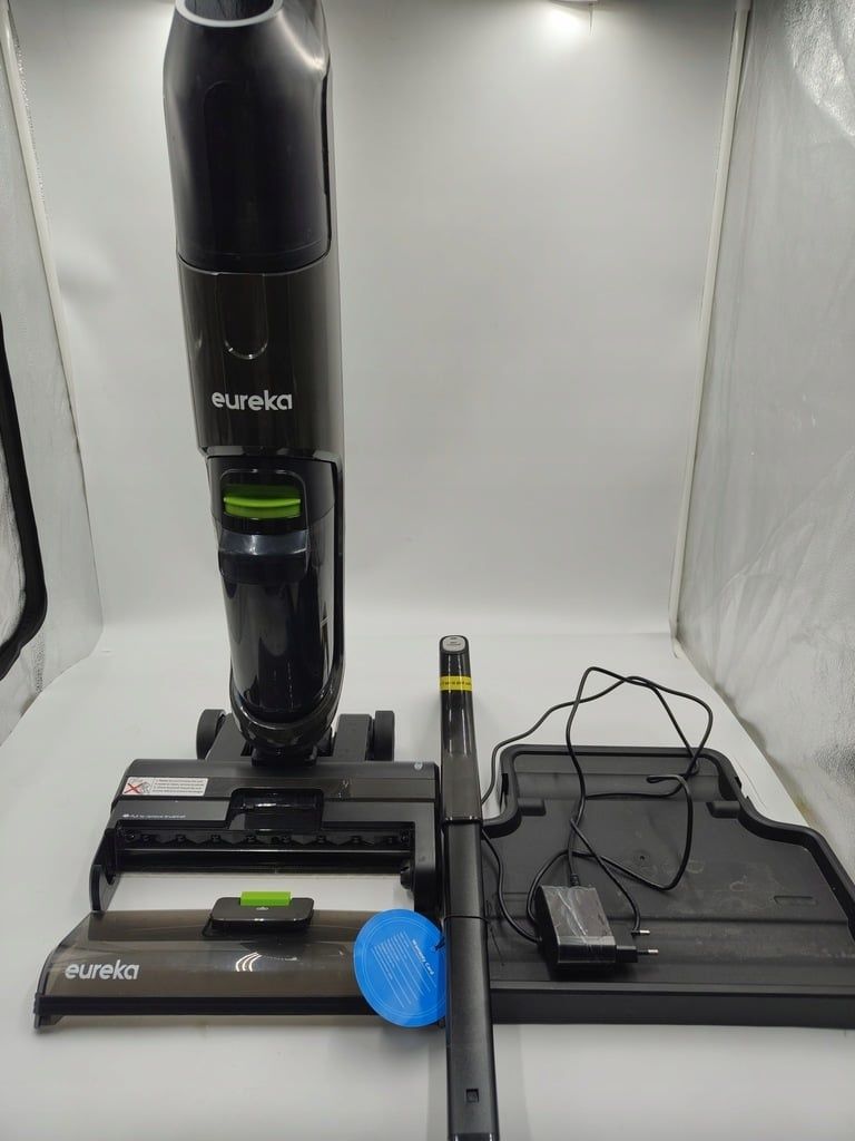 Odkurzacz pionowy Eureka new400