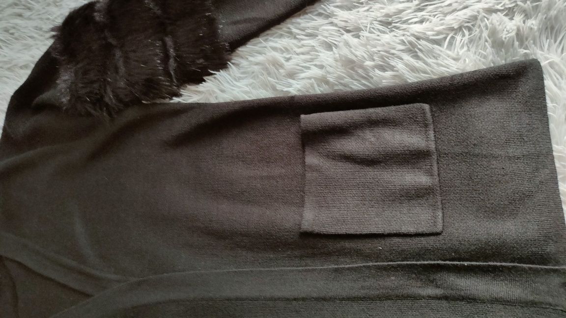 Sweter/kardigan z futerkiem  czarny rozmiar M stan idealny