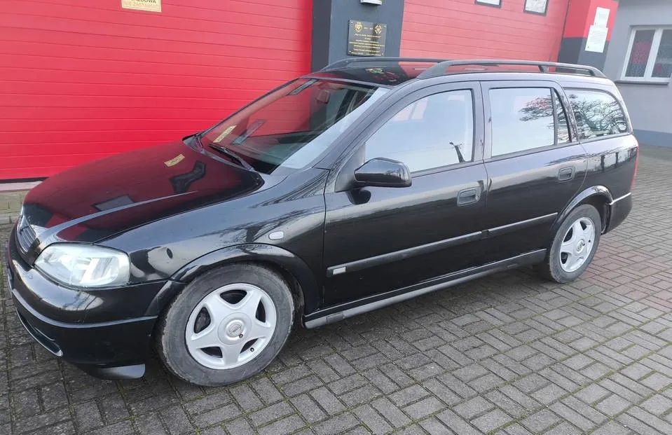 Na części Opel Astra II G kombi 2.0 Diesel lak. Z298 silnik skrzynia biegów zderzak przód tył lampa lewa prawa maska drzwi szyba czołowa karoseryjna klapa bagażnika błotnik fotel kanapa deska rozdzielcza