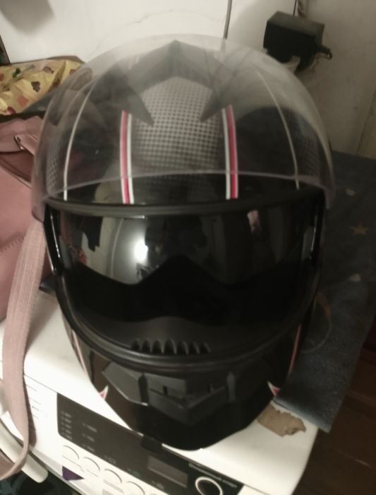 Шлем отличный в идеальном состоянии